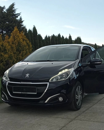 Peugeot 208 cena 24900 przebieg: 139000, rok produkcji 2015 z Limanowa małe 277